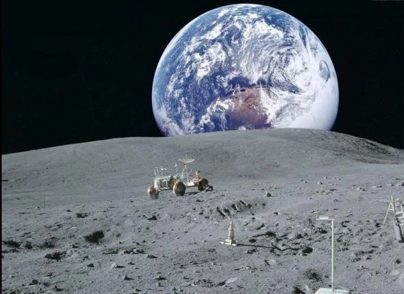 Ξεκίνησε η εξερεύνηση της σκοτεινής πλευράς της Σελήνης από το ρομποτικό όχημα της Κίνας